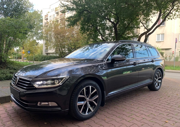 Volkswagen Passat cena 81900 przebieg: 184300, rok produkcji 2019 z Lubraniec małe 56